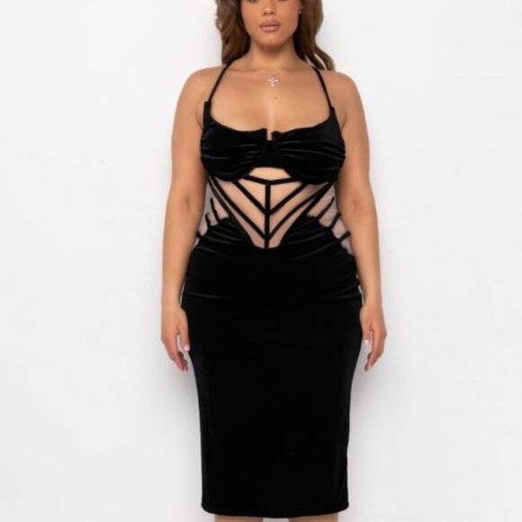 LIKE SHE NEVER LEFT VELVET MAXI DRESS - Picture 2 of 8